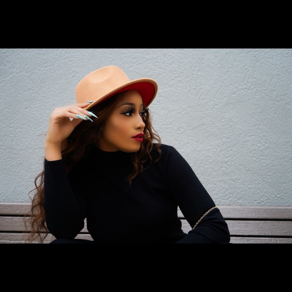 Meet your Posher, Hawa-Ellen - Picture 6 of 7